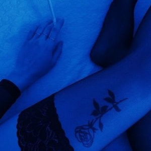 赵一曼被扒个精光裸体小说
